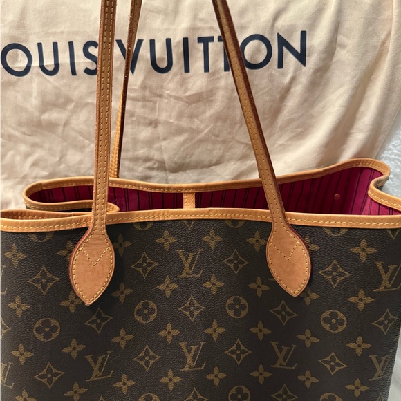 Louis Vuitton Monogram Neverfull GM Tote Bag - Picture 10 of 15